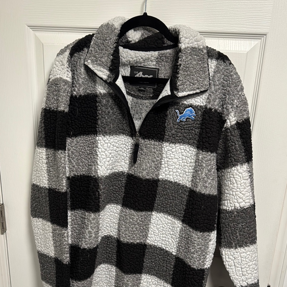 Detroit Lions Gray and Black Checkered Fleece Pullover